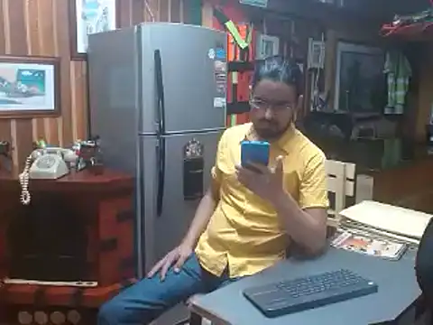 Snapshot of Dr_Pocholate84 chatting on February 9, 5:19 am Dr Pocholate84 online show from February 9, 5:19 am