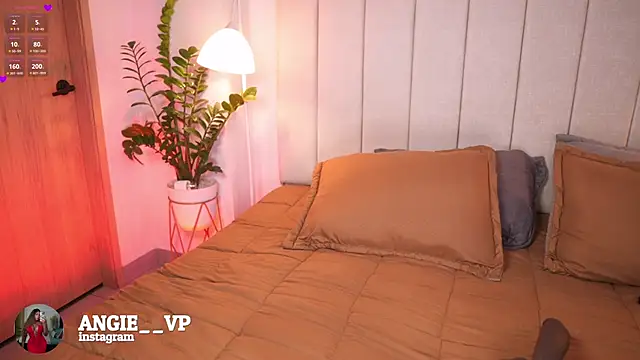 Snapshot of nicoletth18 chatting on November 20, 10:37 am nicoletth18 online show from November 20, 10:37 am