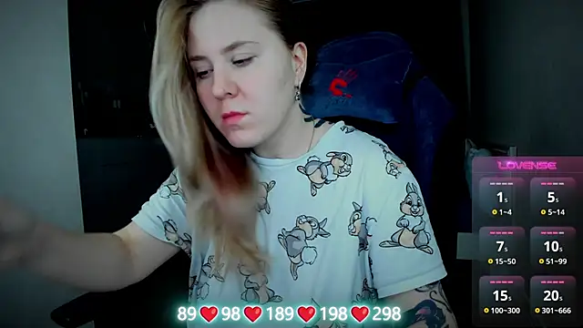 Olivia Munk online show from October 26, 3:23 am