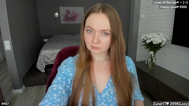 Snapshot of LizaGost chatting on June 24, 11:53 am LizaGost online show from June 24, 11:53 am