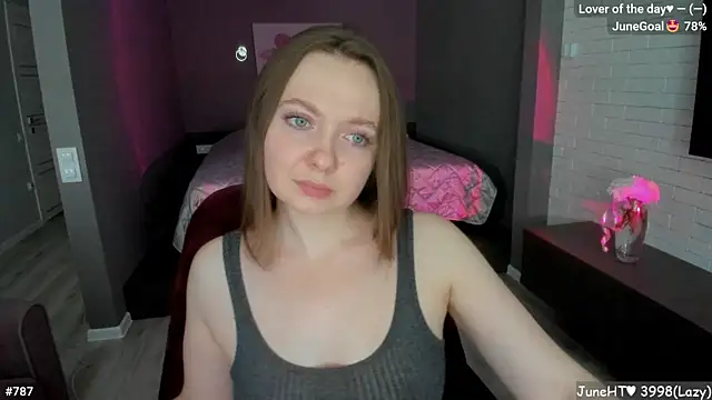 Snapshot of LizaGost chatting on June 30, 11:22 am LizaGost online show from June 30, 11:22 am
