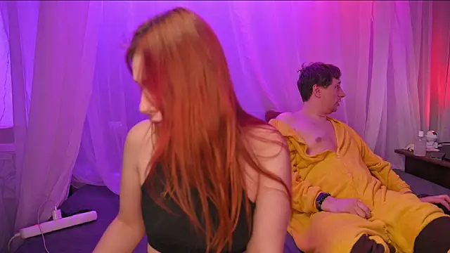 Snapshot of Claudia_and_elon_ chatting on February 14, 10:36 pm Claudia and elon online show from February 14, 10:36 pm