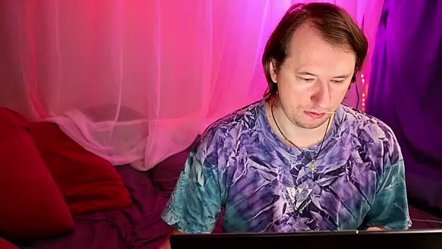 Snapshot of Claudia_and_elon_ chatting on October 4, 2:20 am Claudia and elon online show from October 4, 2:20 am