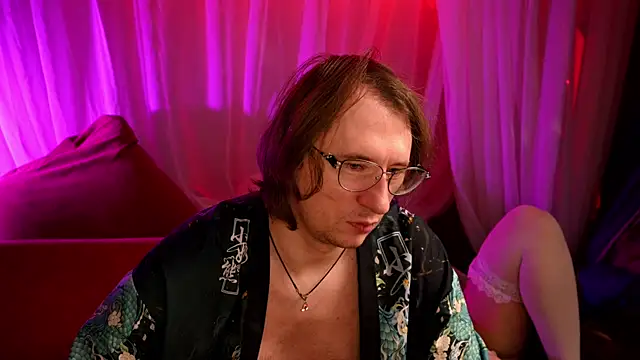 Snapshot of Claudia_and_elon_ chatting on November 12, 2:56 am Claudia and elon online show from November 12, 2:56 am