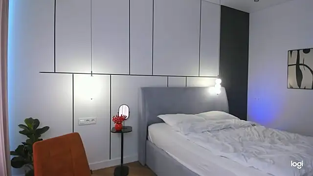 missliiaa online show from May 1, 5:56 am