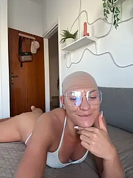 PaulinaSchubert1 online show from October 23, 1:21 pm