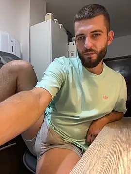 ElChapoGuzman95 online show from October 7, 7:22 pm