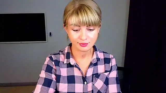 Snapshot of _comefeelme_ chatting on October 8, 5:43 pm comefeelme online show from October 8, 5:43 pm