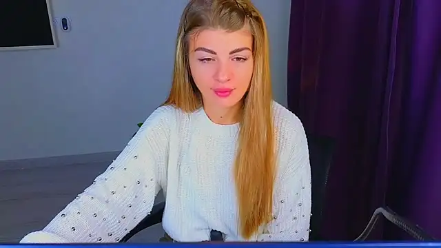 Snapshot of _comefeelme_ chatting on November 13, 3:05 am comefeelme online show from November 13, 3:05 am