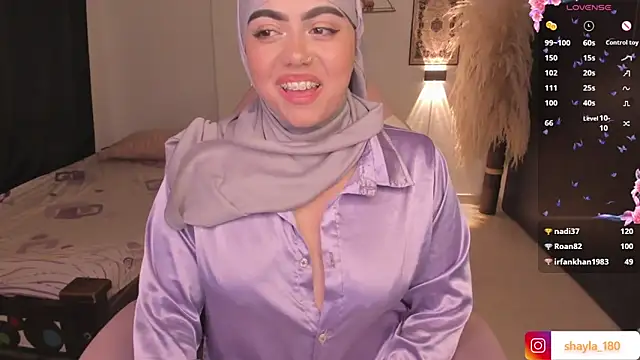 shayla 18 online show from March 6, 12:00 am