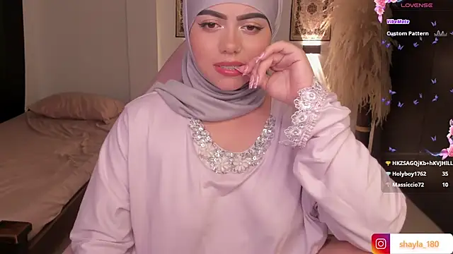 shayla 18 online show from March 11, 12:00 am