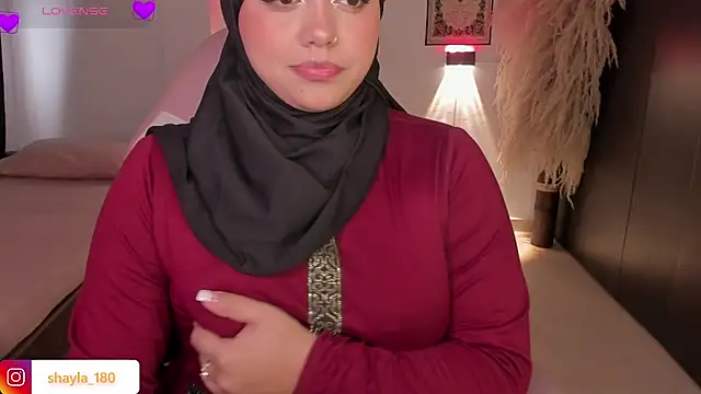 shayla 18 online show from December 4, 7:22 pm