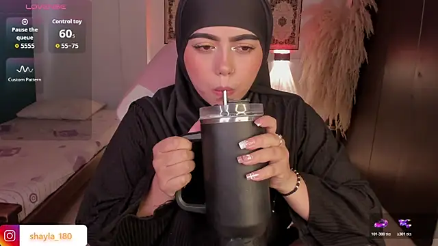 shayla 18 online show from December 22, 8:28 pm