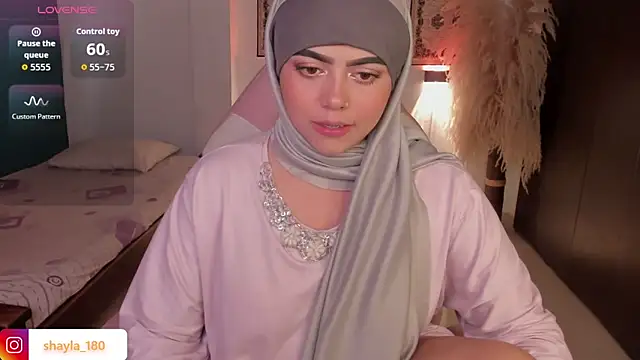 shayla 18 online show from January 5, 9:07 pm