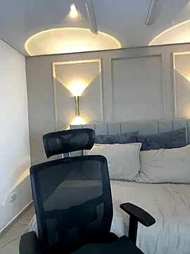 Snapshot of Miss_blue69 chatting on December 5, 1:47 am Miss blue69 online show from December 5, 1:47 am