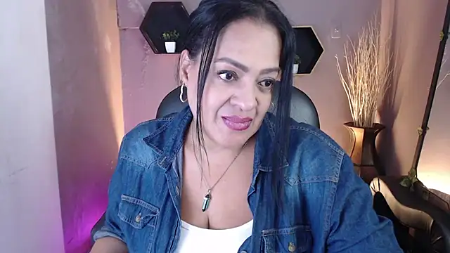 Snapshot of menfismuller2 chatting on September 8, 2:16 pm menfismuller2 online show from September 8, 2:16 pm