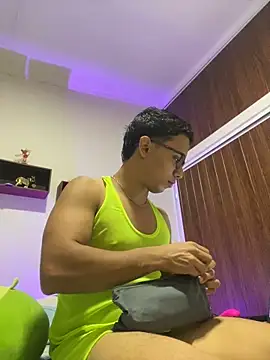Snapshot of xTommy_Steigerx chatting on September 11, 2:22 am xTommy Steigerx online show from September 11, 2:22 am