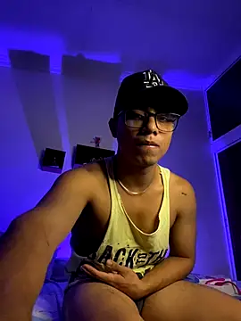 Snapshot of xTommy_Steigerx chatting on September 14, 4:33 am xTommy Steigerx online show from September 14, 4:33 am