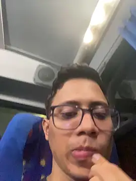 Snapshot of xTommy_Steigerx chatting on September 15, 11:38 pm xTommy Steigerx online show from September 15, 11:38 pm