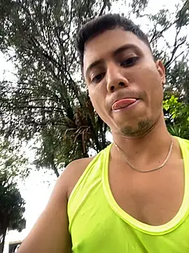 Snapshot of xTommy_Steigerx chatting on September 20, 1:34 pm xTommy Steigerx online show from September 20, 1:34 pm