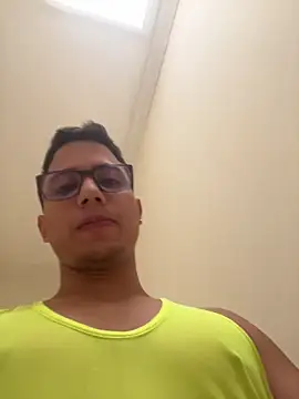 Snapshot of xTommy_Steigerx chatting on October 5, 9:34 pm xTommy Steigerx online show from October 5, 9:34 pm