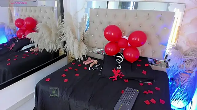 Snapshot of ainaah_ chatting on February 14, 2:44 pm ainaah online show from February 14, 2:44 pm