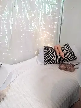 MaggieMoonxxx online show from March 16, 5:07 pm