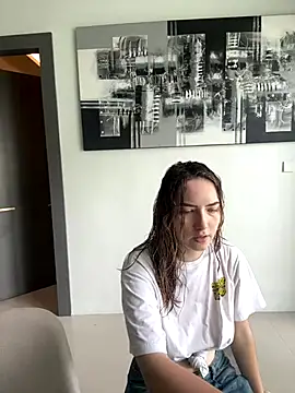 Snapshot of Nura_n_Sarah chatting on December 8, 4:57 am Nura n Sarah online show from December 8, 4:57 am