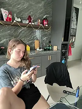 Snapshot of Nura_n_Sarah chatting on January 12, 5:13 am Nura n Sarah online show from January 12, 5:13 am