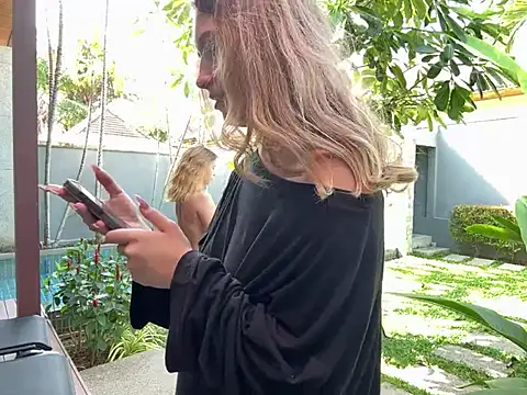 Snapshot of Nura_n_Sarah chatting on February 26, 8:37 am Nura n Sarah online show from February 26, 8:37 am