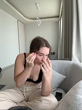 Snapshot of Nura_n_Sarah chatting on October 4, 3:37 am Nura n Sarah online show from October 4, 3:37 am