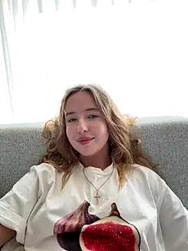 Snapshot of Nura_n_Sarah chatting on December 4, 5:50 am Nura n Sarah online show from December 4, 5:50 am