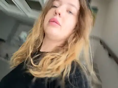 Nura n Sarah online show from December 18, 5:46 am