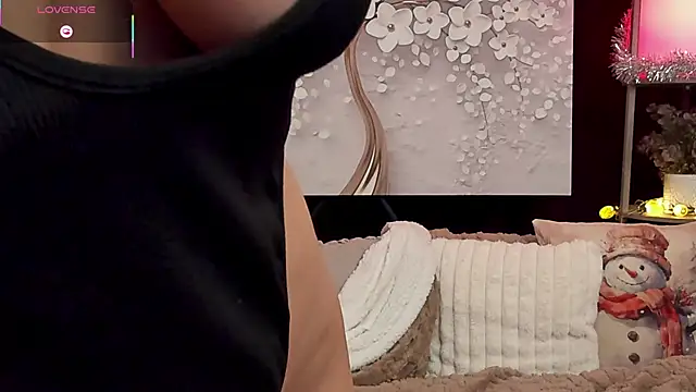 Snapshot of Entitled_Bitch chatting on December 21, 11:45 pm Entitled Bitch online show from December 21, 11:45 pm