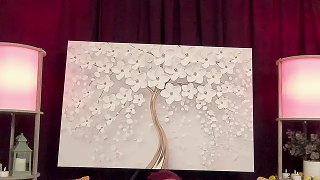 Snapshot of Entitled_Bitch chatting on February 6, 6:44 pm Entitled Bitch online show from February 6, 6:44 pm