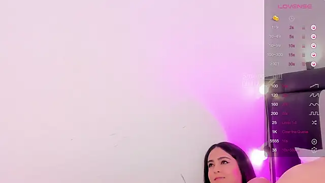 smiling  girl2 online show from February 9, 6:37 pm