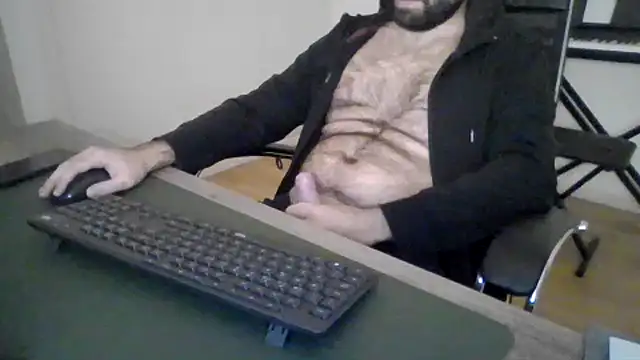 Snapshot of joaodias_97 chatting on November 18, 6:01 pm joaodias 97 online show from November 18, 6:01 pm