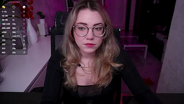 RemyCute online show from November 29, 2:09 pm