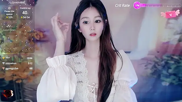 Snapshot of Aimee-520 chatting on January 18, 10:28 am Aimee-520 online show from January 18, 10:28 am