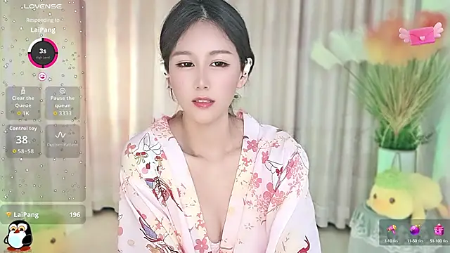 Snapshot of Aimee-520 chatting on September 10, 12:10 am Aimee-520 online show from September 10, 12:10 am