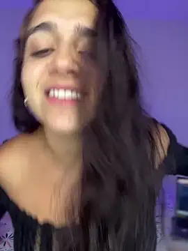 Snapshot of Alicia_Ruiz chatting on November 19, 6:08 pm Alicia Ruiz online show from November 19, 6:08 pm