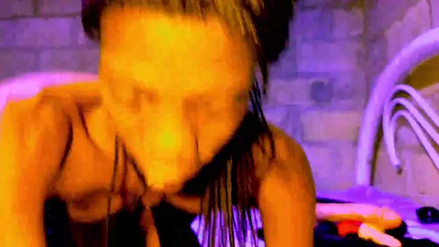 Snapshot of nzanizy chatting on December 21, 10:39 pm nzanizy online show from December 21, 10:39 pm