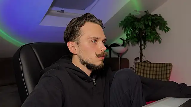 naked psy online show from March 30, 8:21 pm