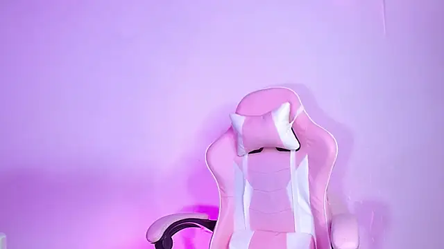 Snapshot of _girl_fernanda_ chatting on February 7, 6:03 am girl fernanda online show from February 7, 6:03 am