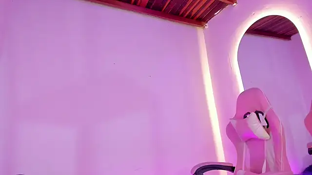 Snapshot of _girl_fernanda_ chatting on November 20, 3:07 am girl fernanda online show from November 20, 3:07 am