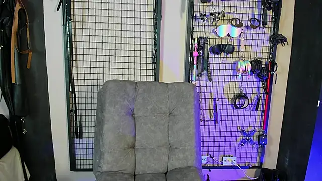 Twisted Fantasy online show from January 23, 3:22 pm