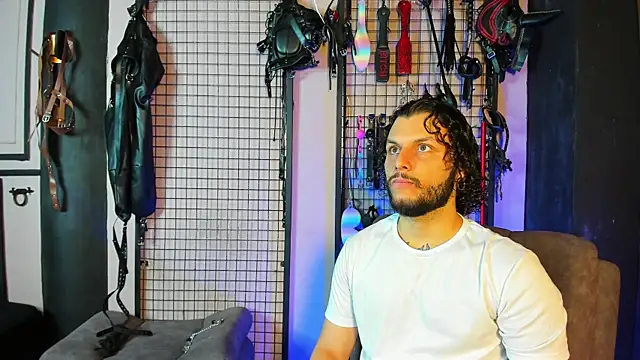 Twisted Fantasy online show from February 25, 12:03 pm