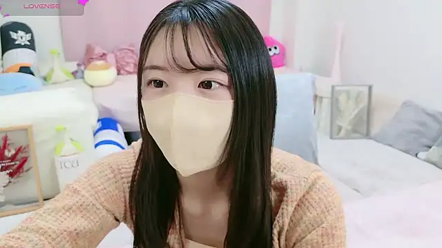 Snapshot of anchan_ chatting on December 3, 1:32 pm anchan online show from December 3, 1:32 pm
