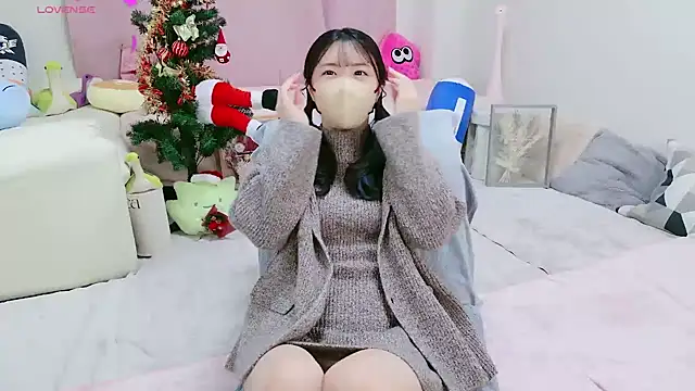 Snapshot of anchan_ chatting on December 7, 1:51 pm anchan online show from December 7, 1:51 pm