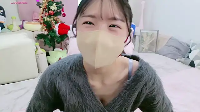 Snapshot of anchan_ chatting on December 8, 6:11 am anchan online show from December 8, 6:11 am